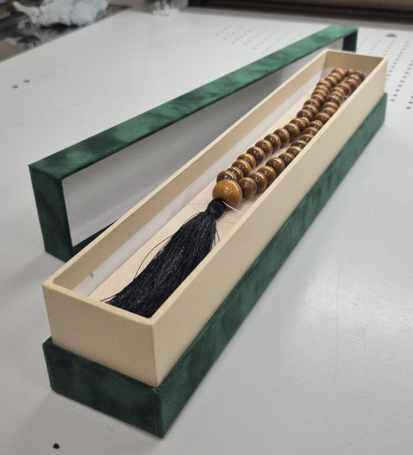 Коробка из зеленого бархата